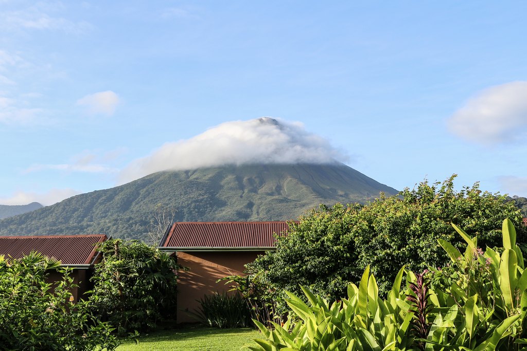 Le volcan Arenal et sa végétation tropicale