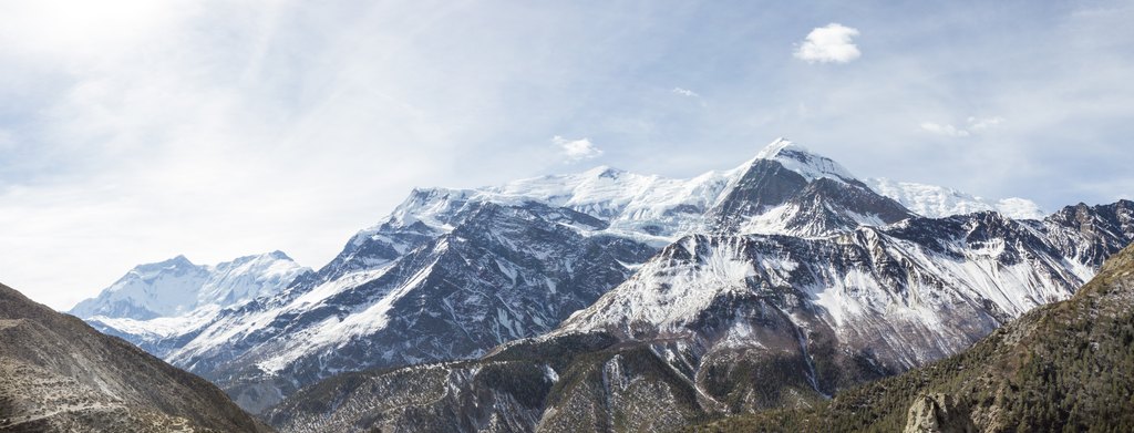 La cordillera nevada del Annapurna