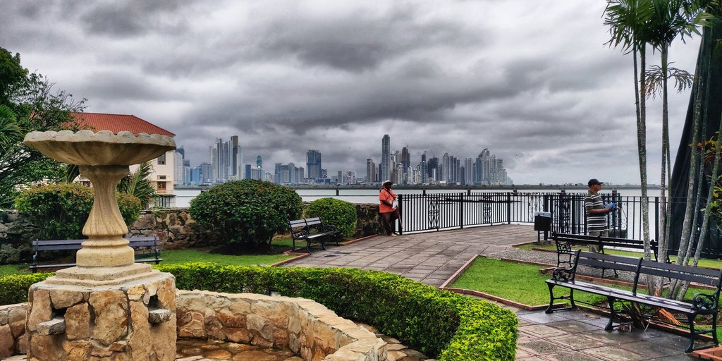 Les gratte-ciel de Panama City vus du Casco Viejo